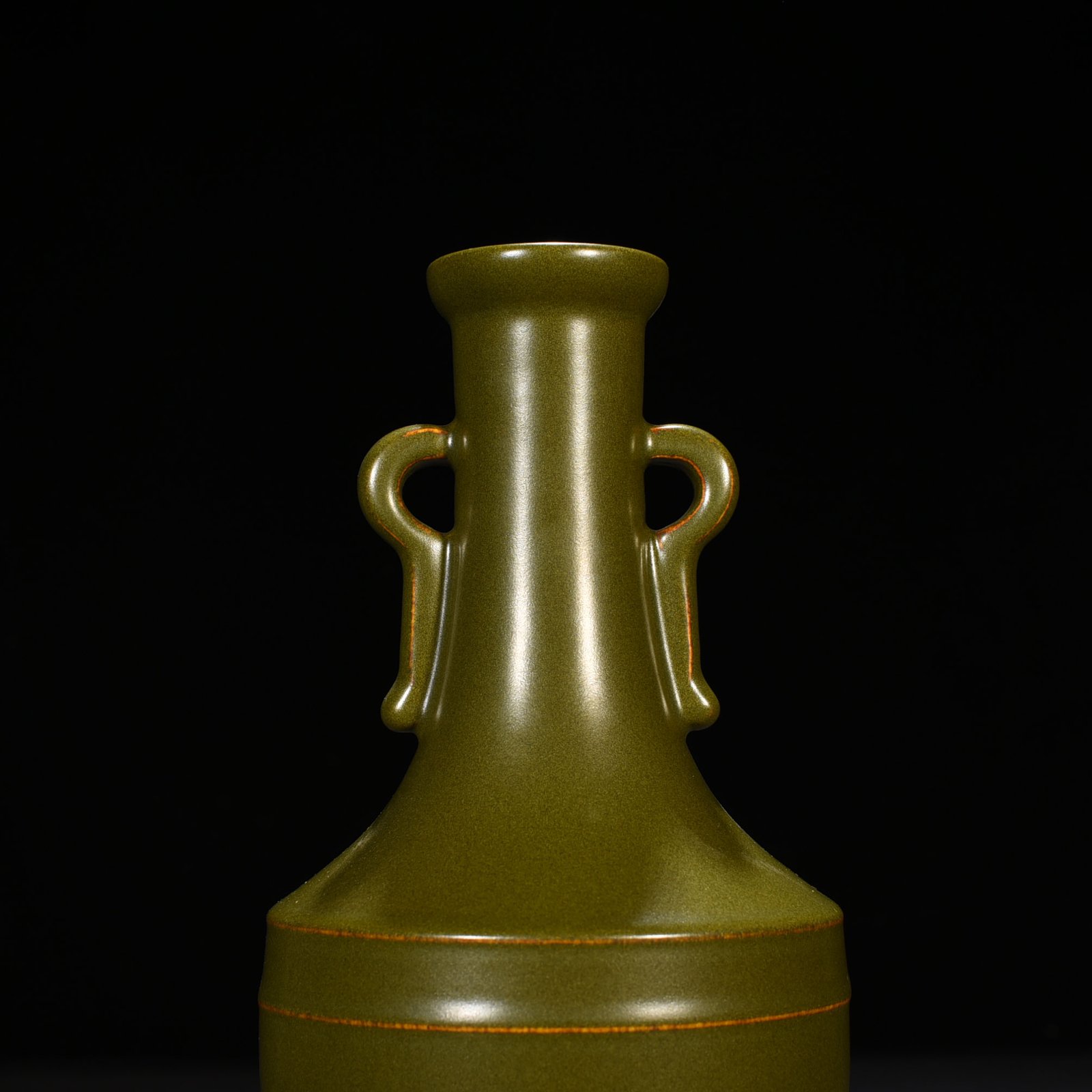 Qing Dynasty Qianlong tea powder-glazed amphorae