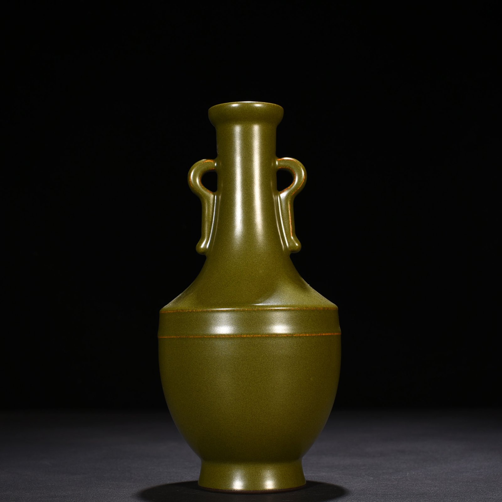 Qing Dynasty Qianlong tea powder-glazed amphorae