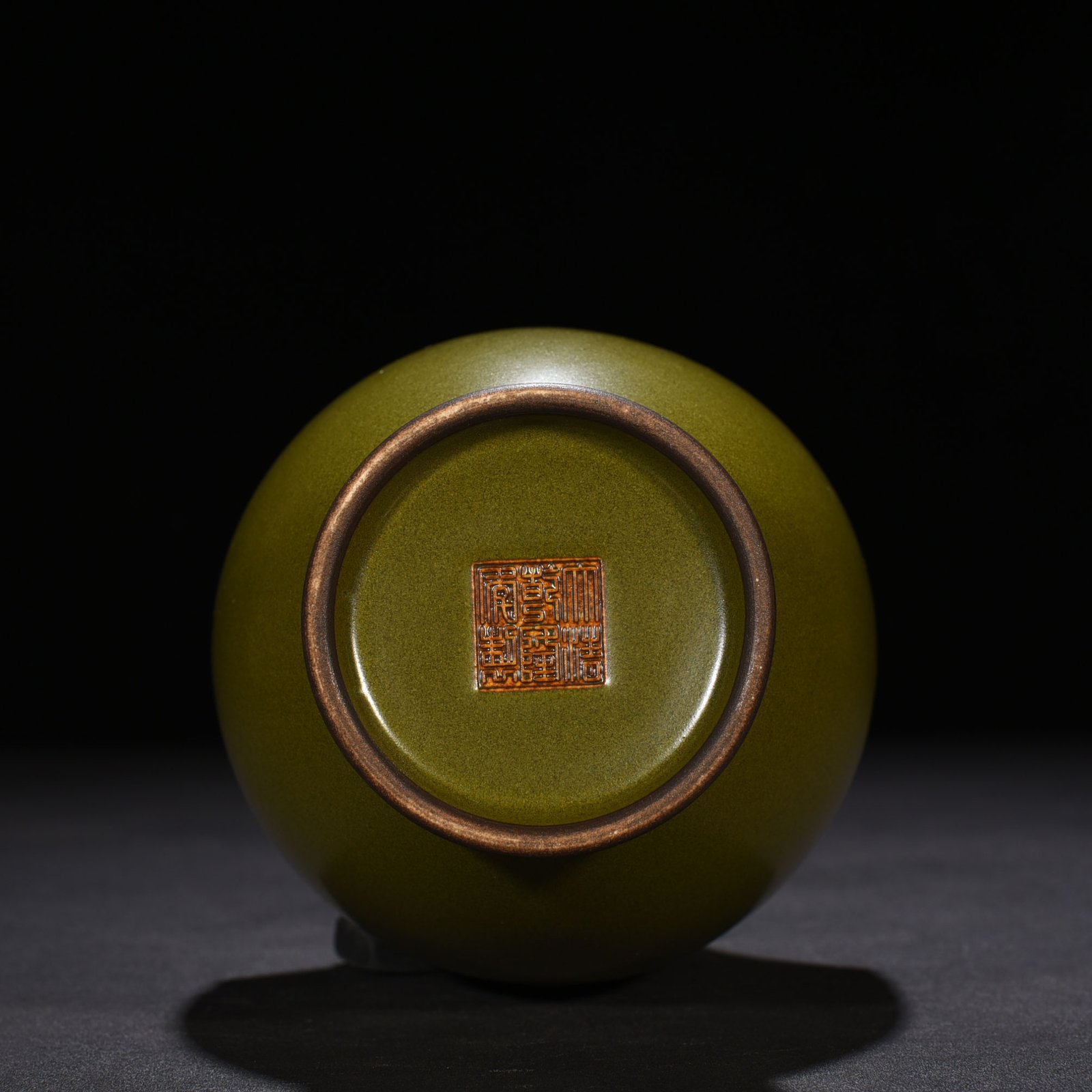 Qing Dynasty Qianlong tea powder-glazed amphorae