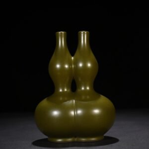 Qing Dynasty Qianlong tea powder-glazed double-gourd bottle