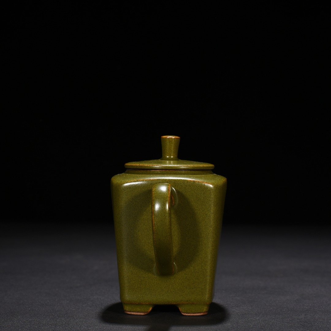 Qing Dynasty Qianlong tea glazed square teapot