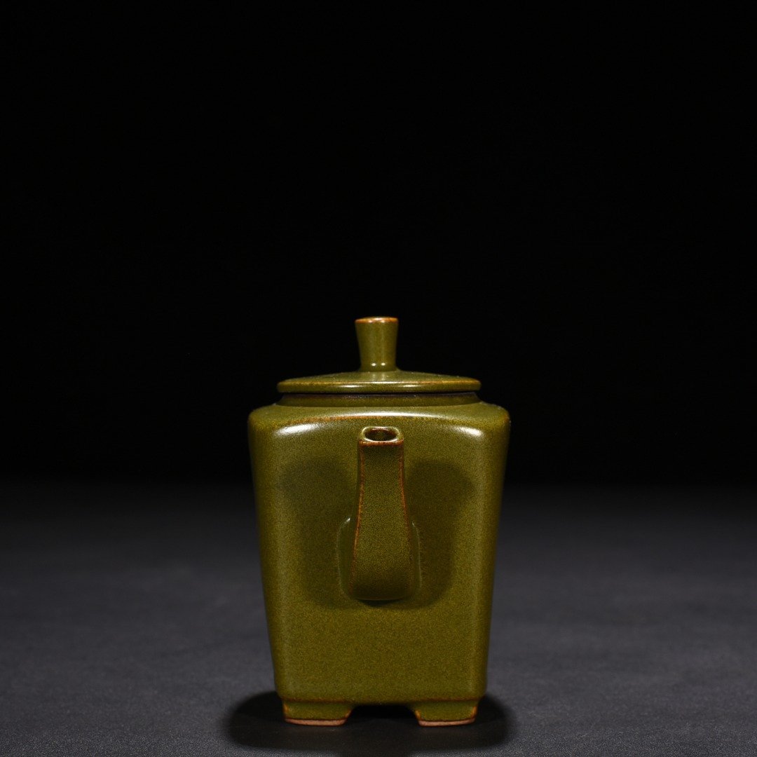 Qing Dynasty Qianlong tea glazed square teapot