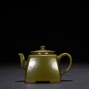 Qing Dynasty Qianlong tea glazed square teapot