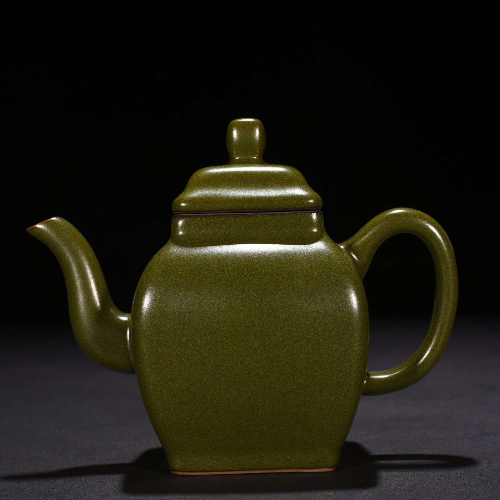 Qing Dynasty Qianlong tea glazed square teapot