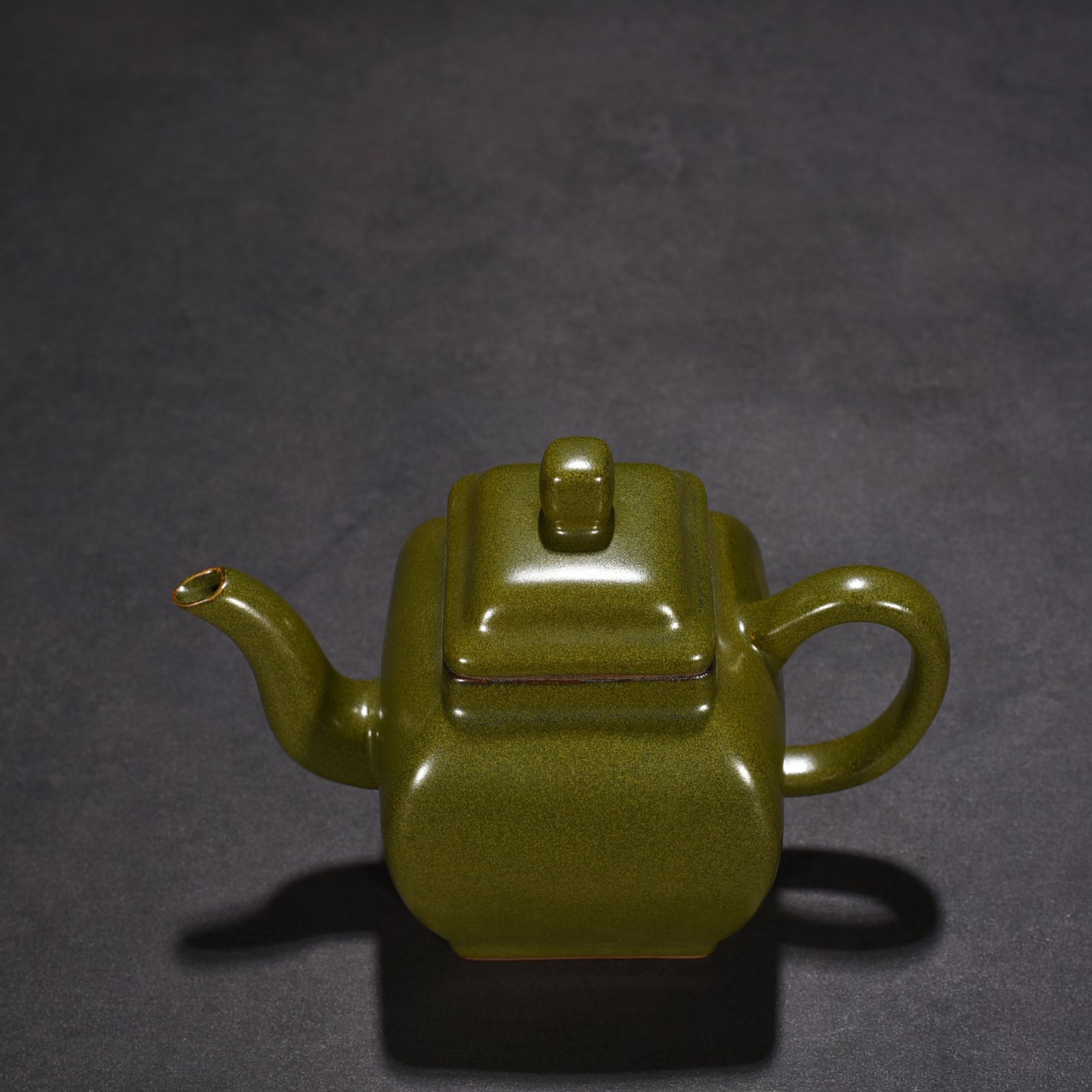Qing Dynasty Qianlong tea glazed square teapot