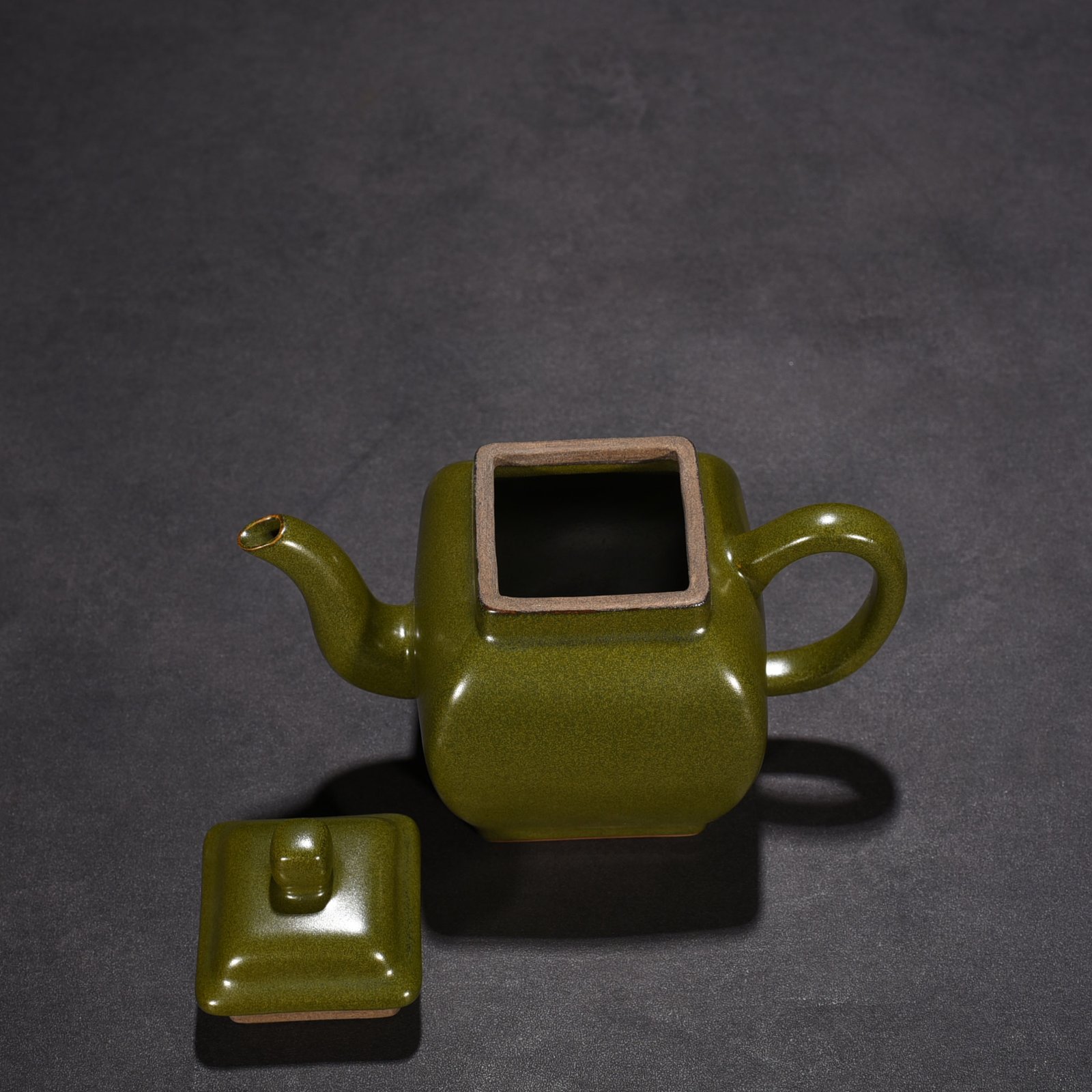 Qing Dynasty Qianlong tea glazed square teapot