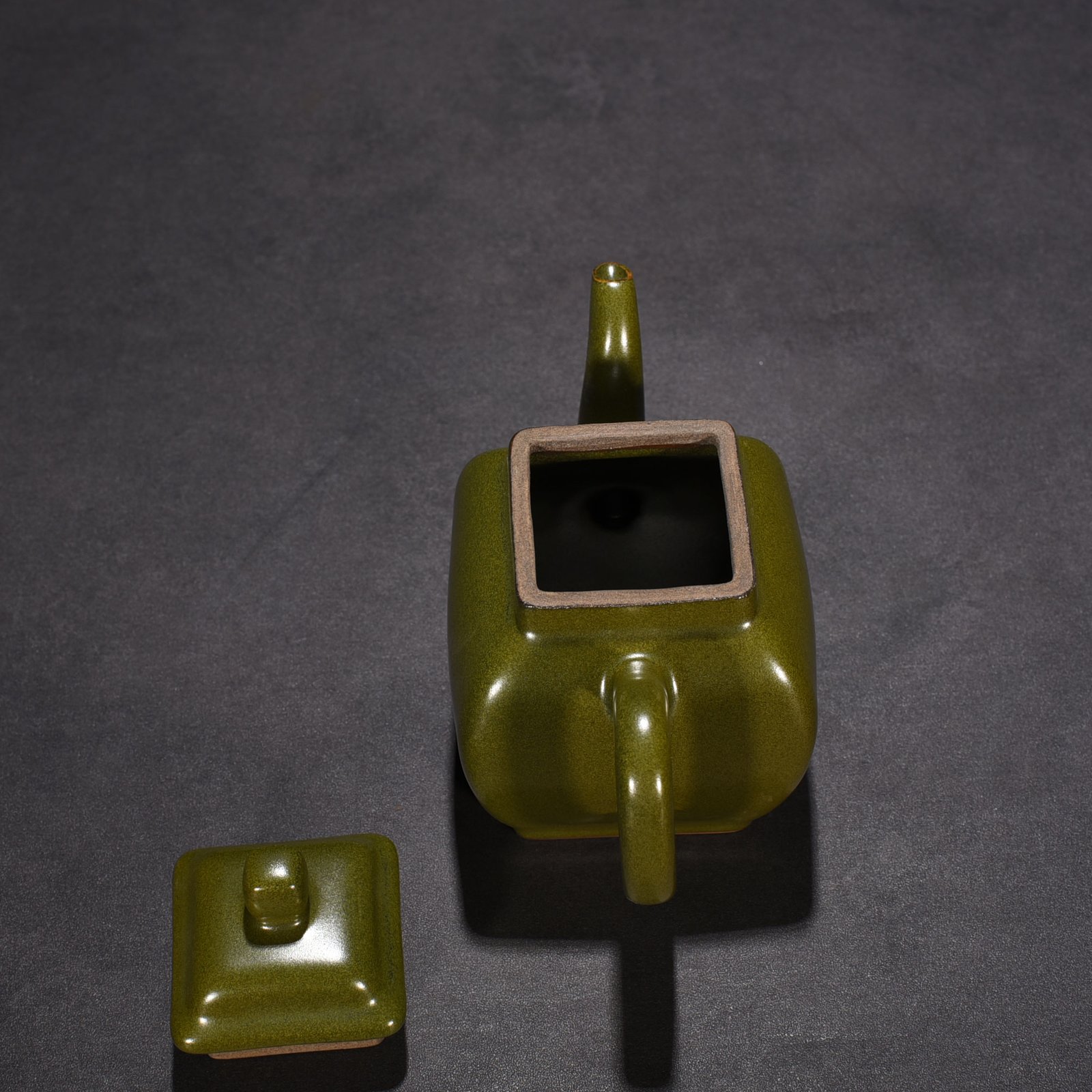 Qing Dynasty Qianlong tea glazed square teapot