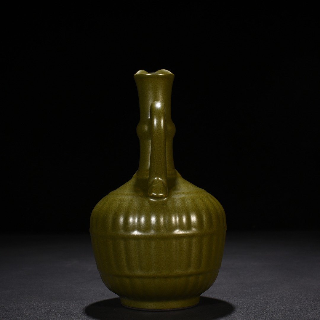 Qing Dynasty Qianlong tea powder glazed flower pouring