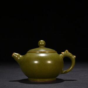 Qing Dynast Qianlong tea glazed teapot
