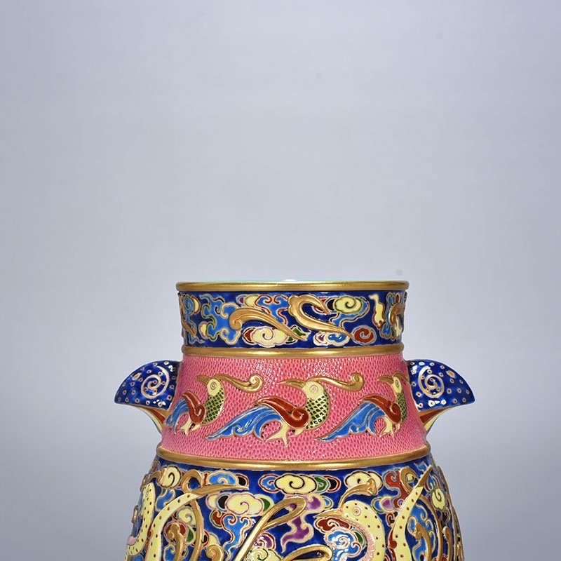 Qing Dynasty Qianlong blue ground enamel color painted gold carved phoenix pattern double-eared statue