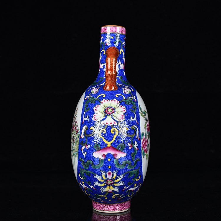 Qing Dynasty Qianlong blue ground butterfly love flower pattern holding the moon flat vase