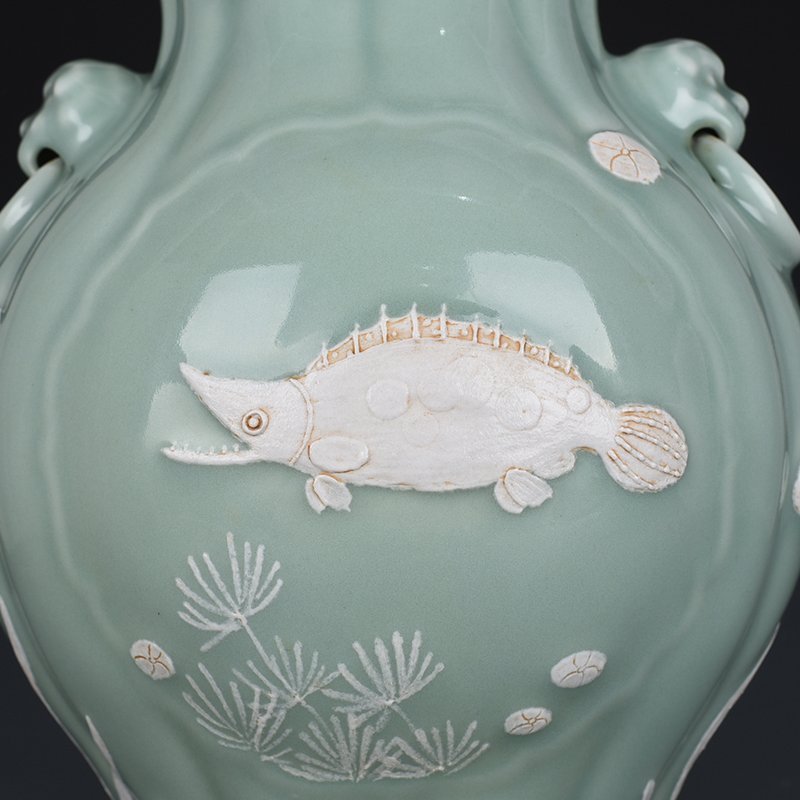 Qing Dynasty Qianlong bean green glaze piled carving fish and algae pattern crabapple vase