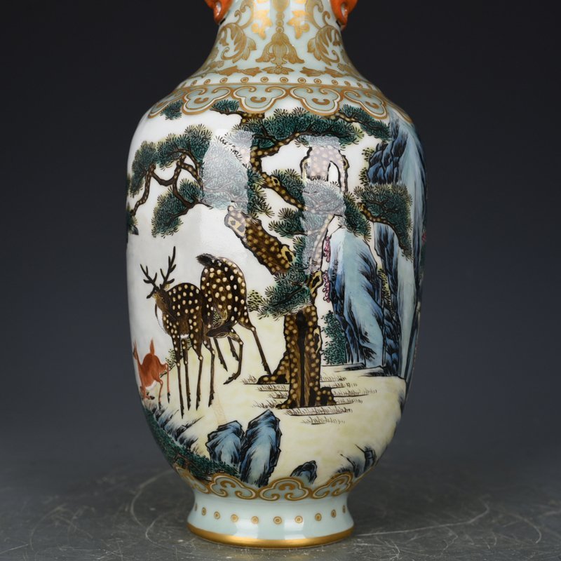 Qing Dynasty Qianlong bean green glaze gold-painted vase with pine and deer fortune