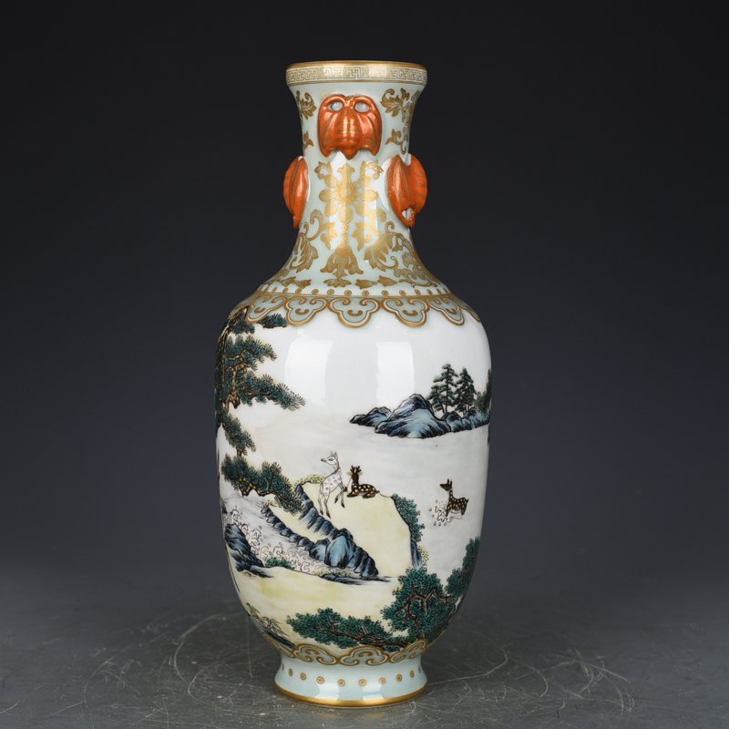 Qing Dynasty Qianlong bean green glaze gold-painted vase with pine and deer fortune