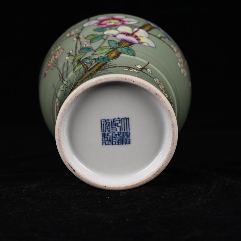 Qing Dynasty Qianlong bean green glaze pastel flower and bird pattern vase