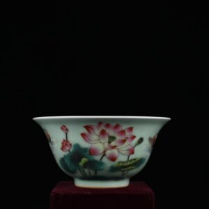 Qing Dynasty Qianlong bean green glaze pastel lotus mandarin duck pattern bowl