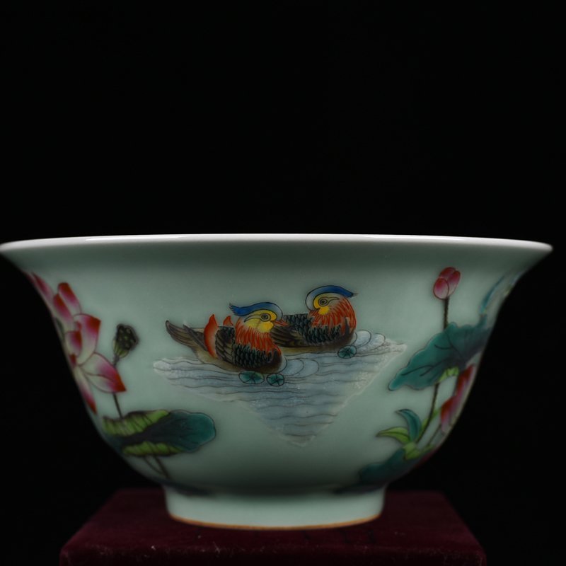 Qing Dynasty Qianlong bean green glaze pastel lotus mandarin duck pattern bowl