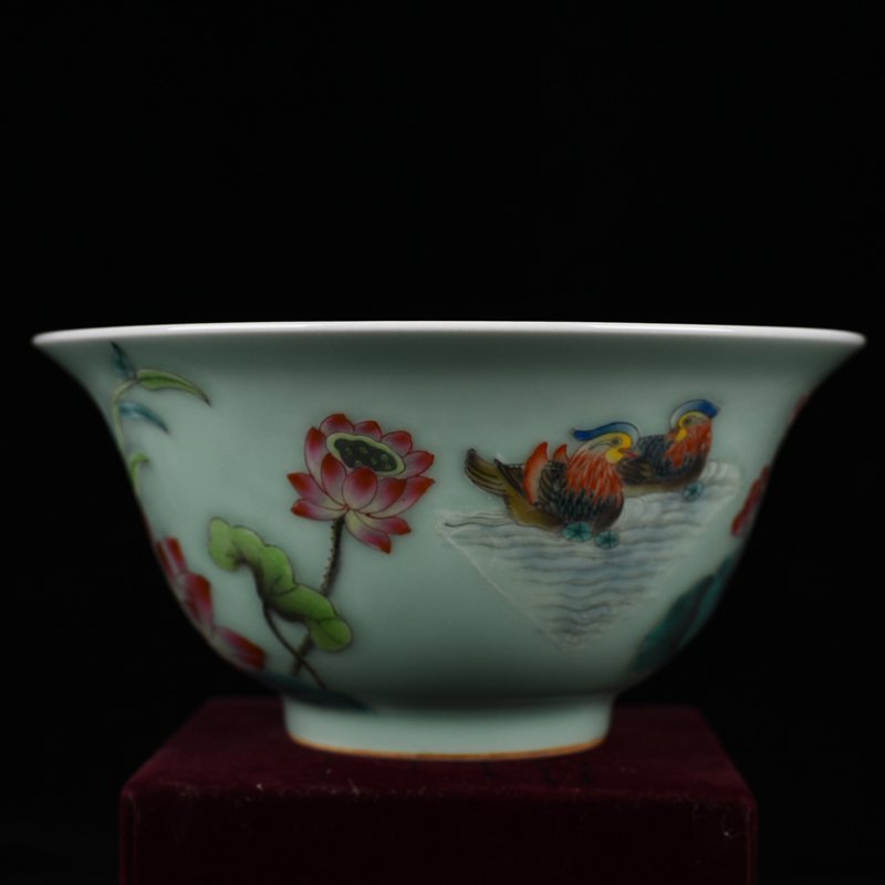 Qing Dynasty Qianlong bean green glaze pastel lotus mandarin duck pattern bowl