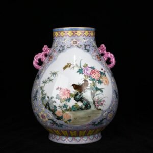 Qing Dynasty Qianlong rolled road pattern consecrated flower and bird pattern vase