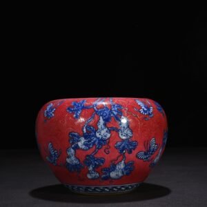 Qing Dynasty Qianlong rolling road rouge ground blue and white gourd pattern wash