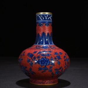 Qing Dynasty Qianlong rolled rouge ground blue and white straight-neck vase