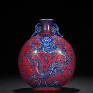 Qing Dynasty Qianlong rolled rouge ground blue and white dragon pattern flat vase