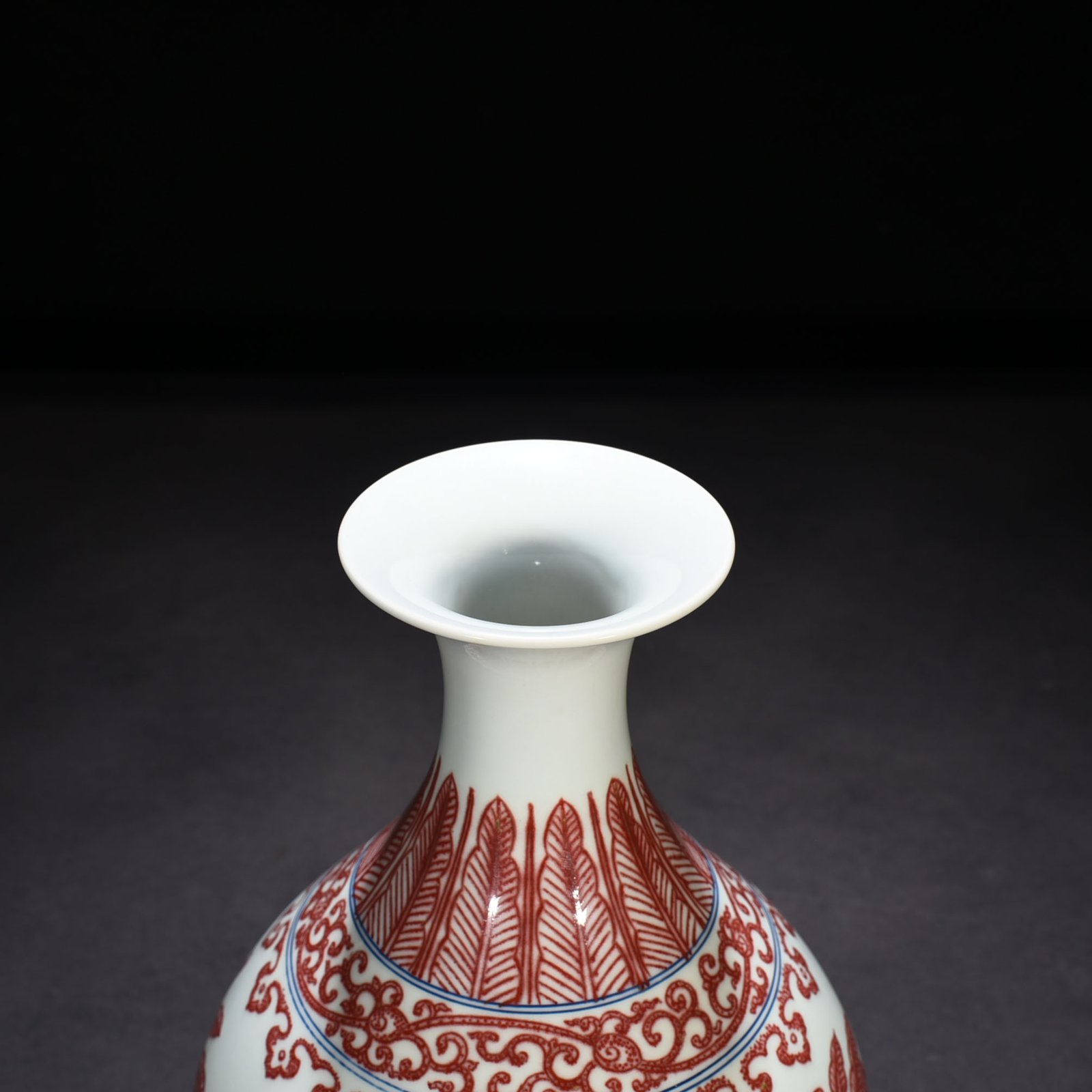Qing Dynasty Qianlong underglaze red bamboo stone banana pattern jade pot spring vase