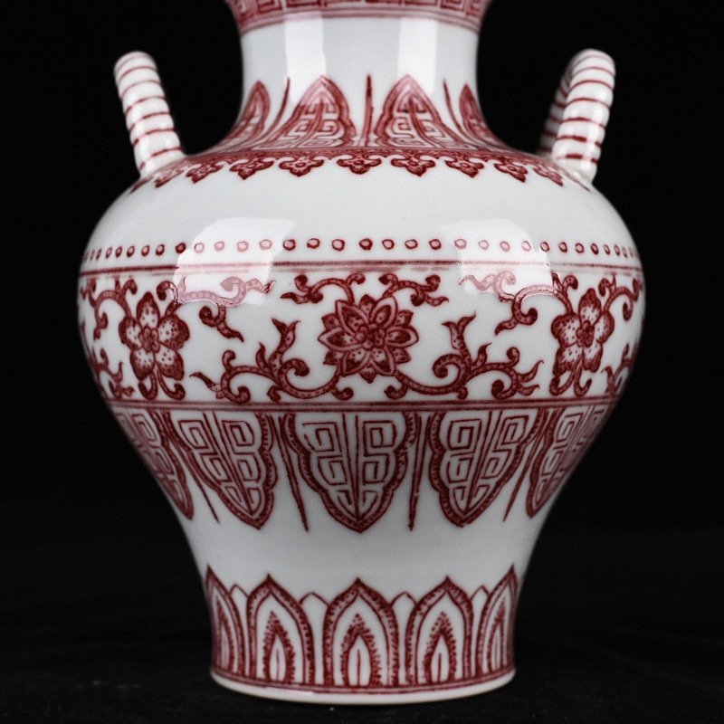 Qing Dynasty Qianlong underglaze red flower pattern double-eared statue