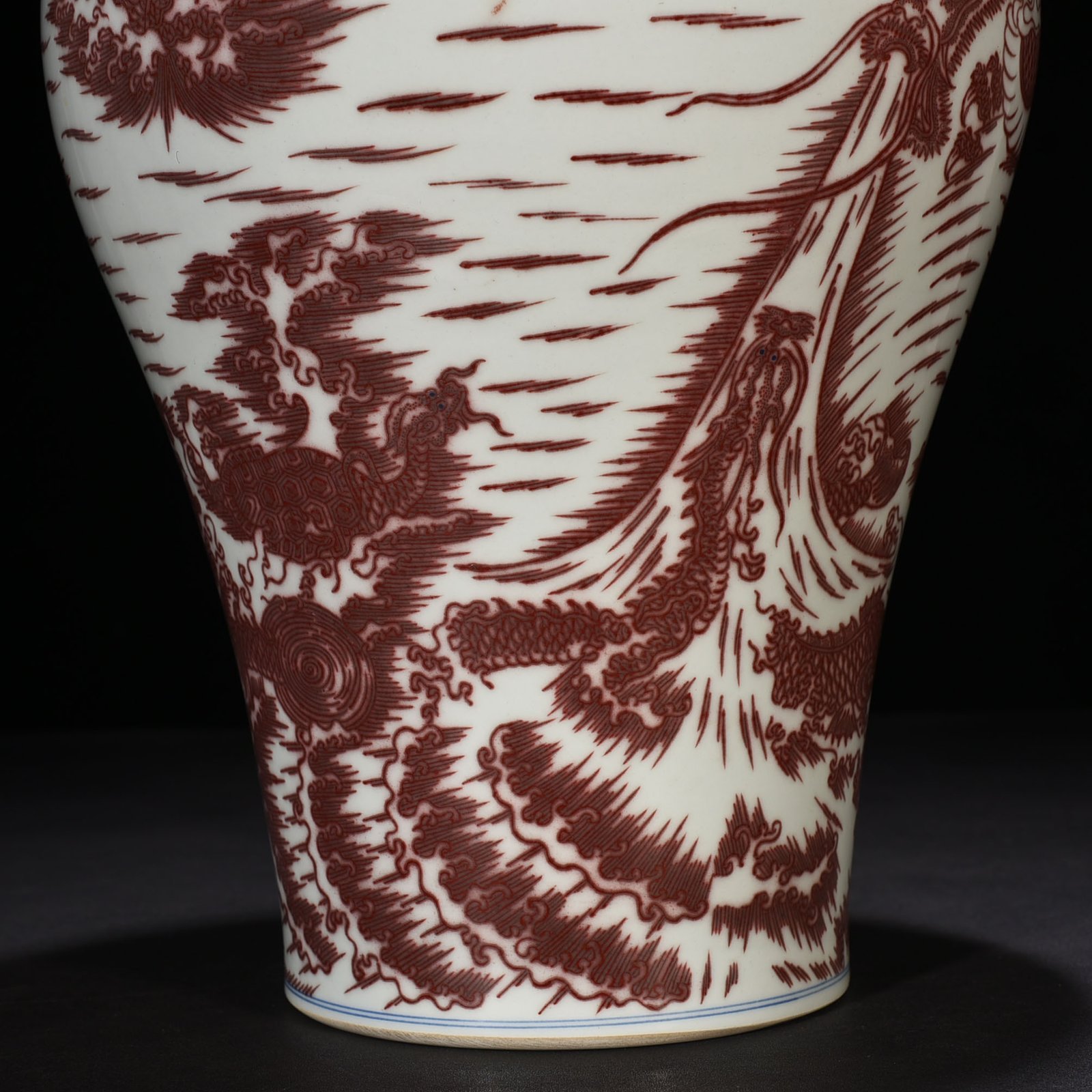 Qing Dynasty Qianlong underglaze red Canglong Jiaozi plum vase