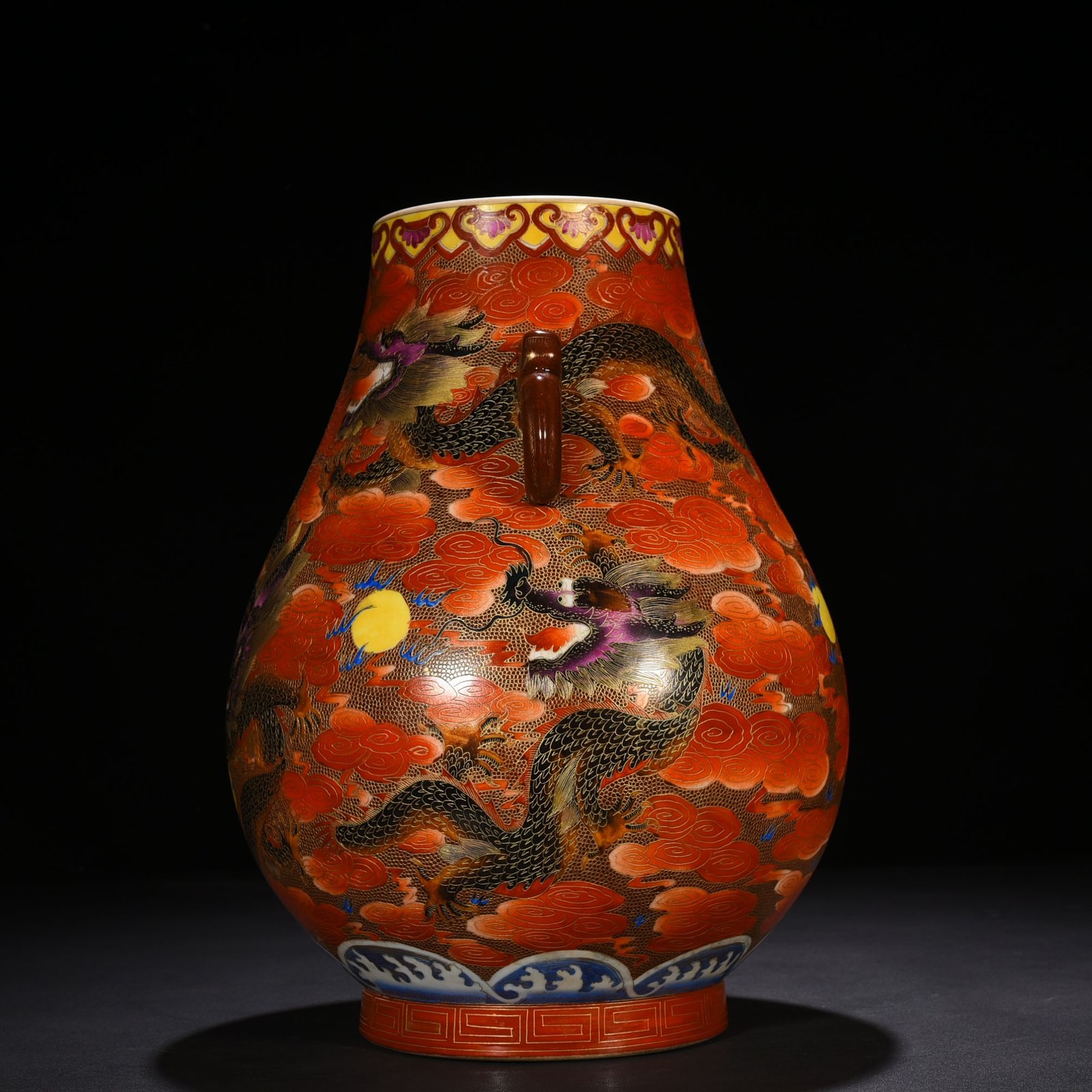 Qing Dynasty Qianlong gold silk enamel double-eared statue