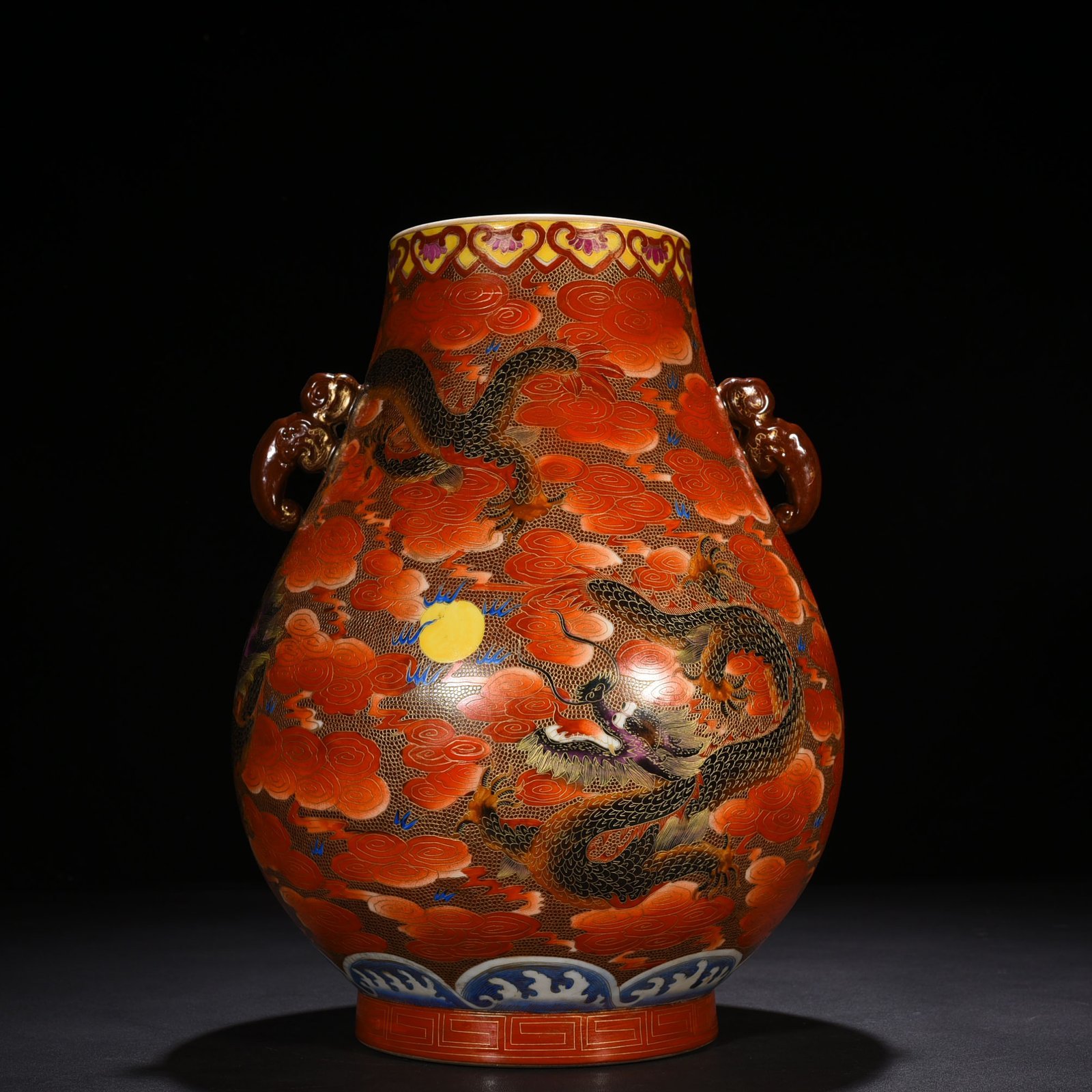 Qing Dynasty Qianlong gold silk enamel double-eared statue