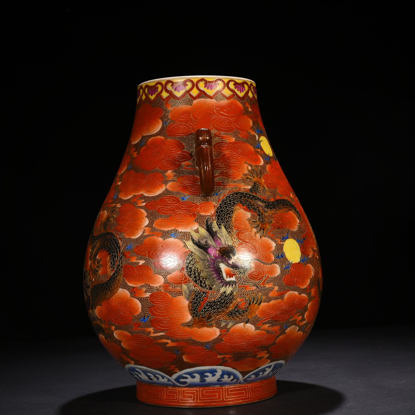 Qing Dynasty Qianlong gold silk enamel double-eared statue