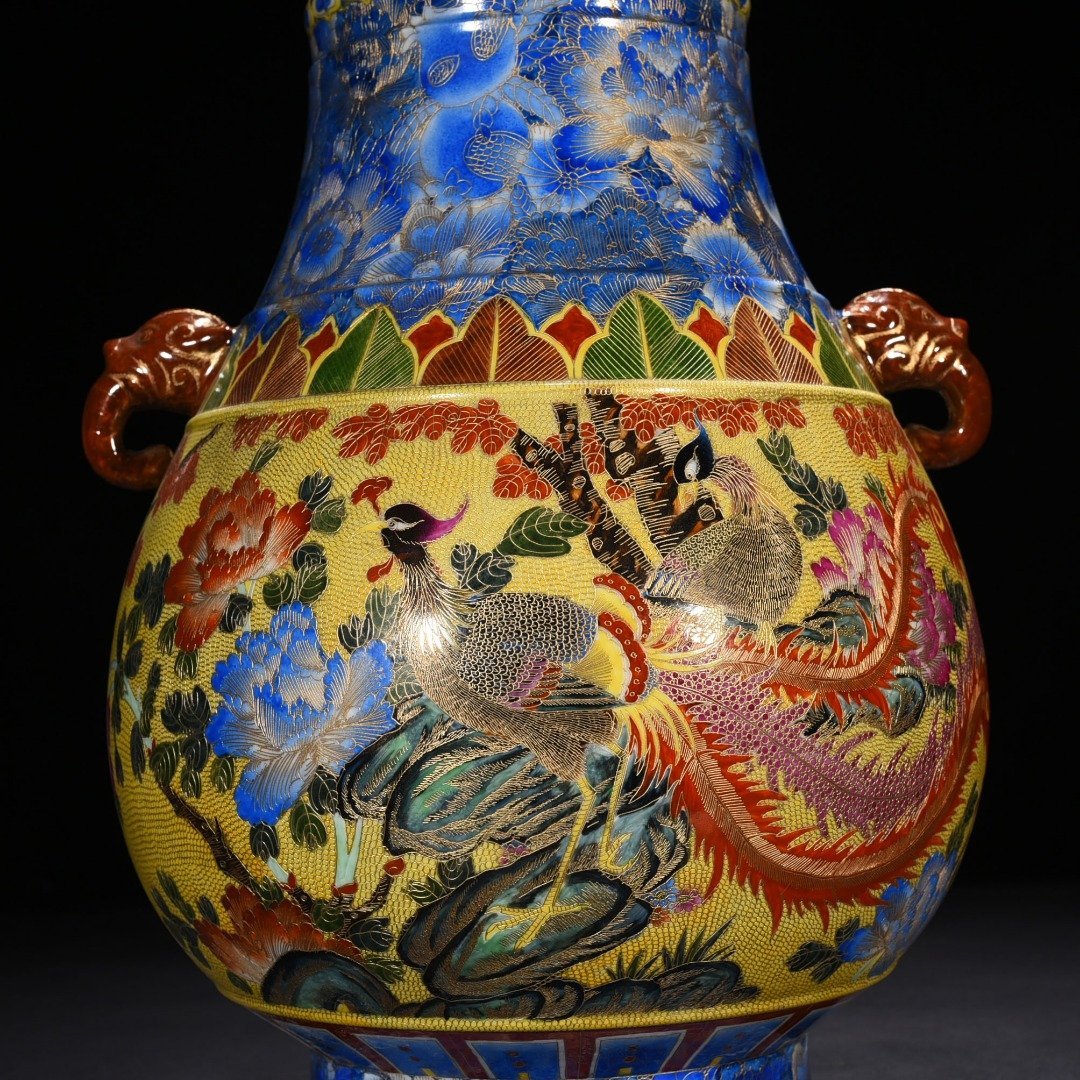 Qing Dynasty Qianlong gold silk enamel phoenix and peony pattern double-eared statue