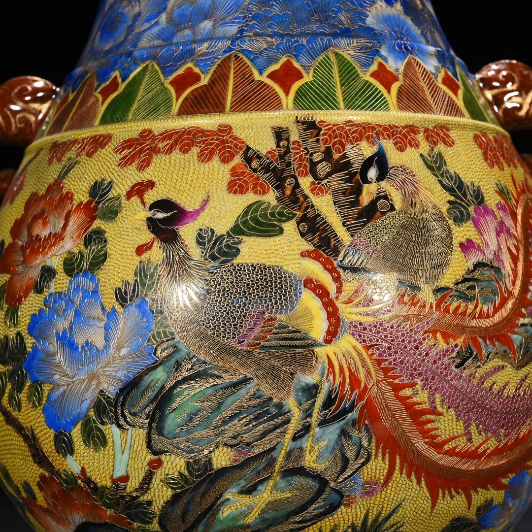 Qing Dynasty Qianlong gold silk enamel phoenix and peony pattern double-eared statue