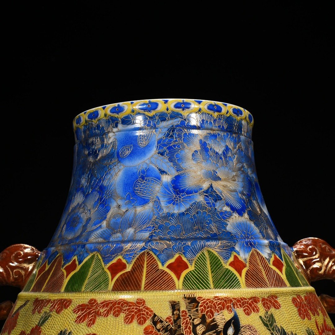 Qing Dynasty Qianlong gold silk enamel phoenix and peony pattern double-eared statue