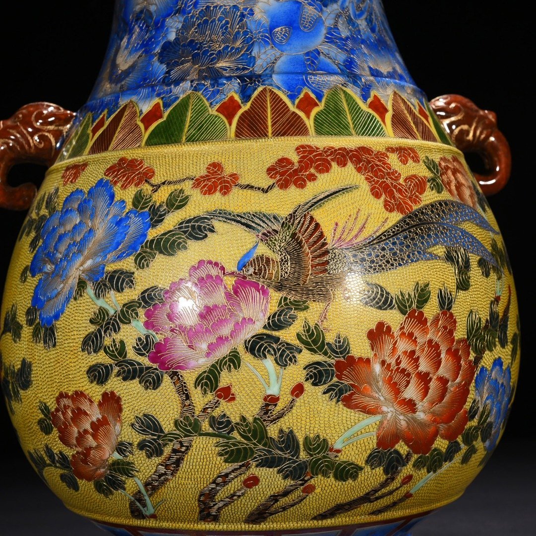 Qing Dynasty Qianlong gold silk enamel phoenix and peony pattern double-eared statue