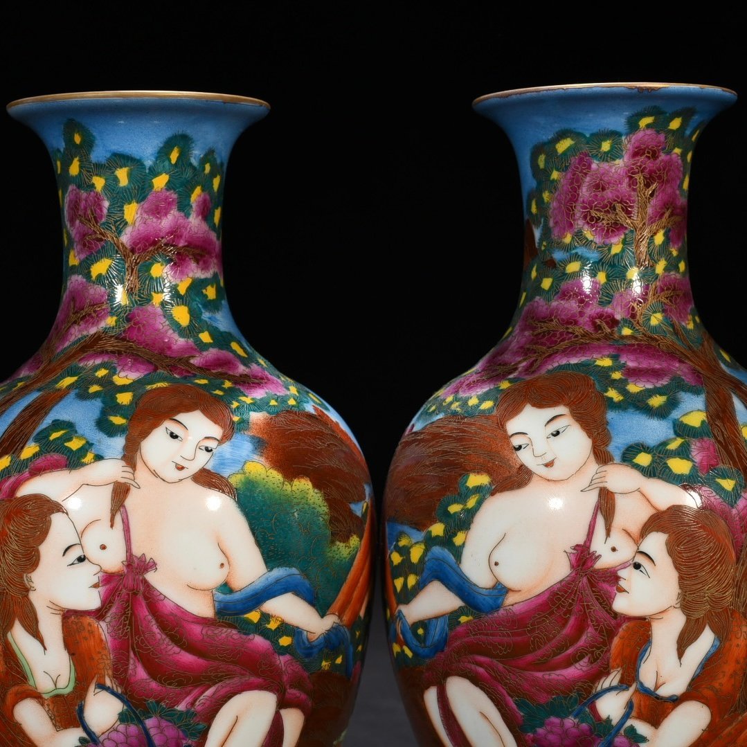 Qing Dynasty Qianlong gold silk enamel vase