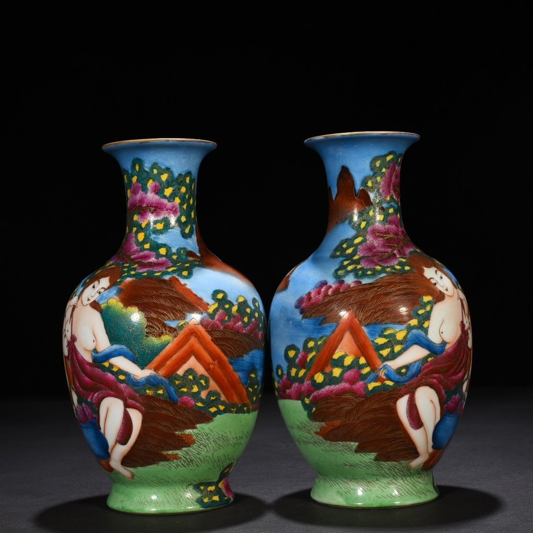 Qing Dynasty Qianlong gold silk enamel vase
