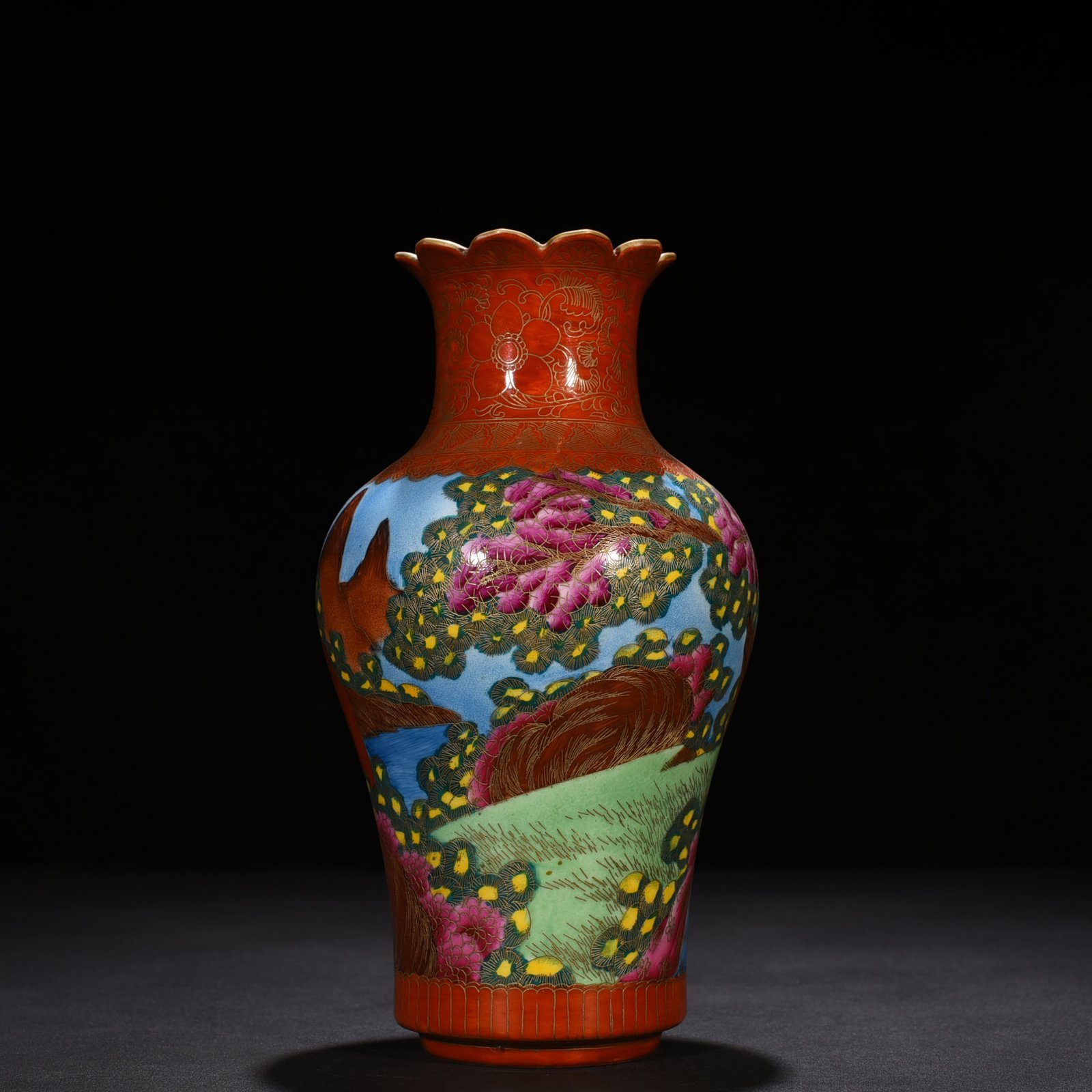Qing Dynasty Qianlong gold silk enamel Western figure pattern flower mouth vase