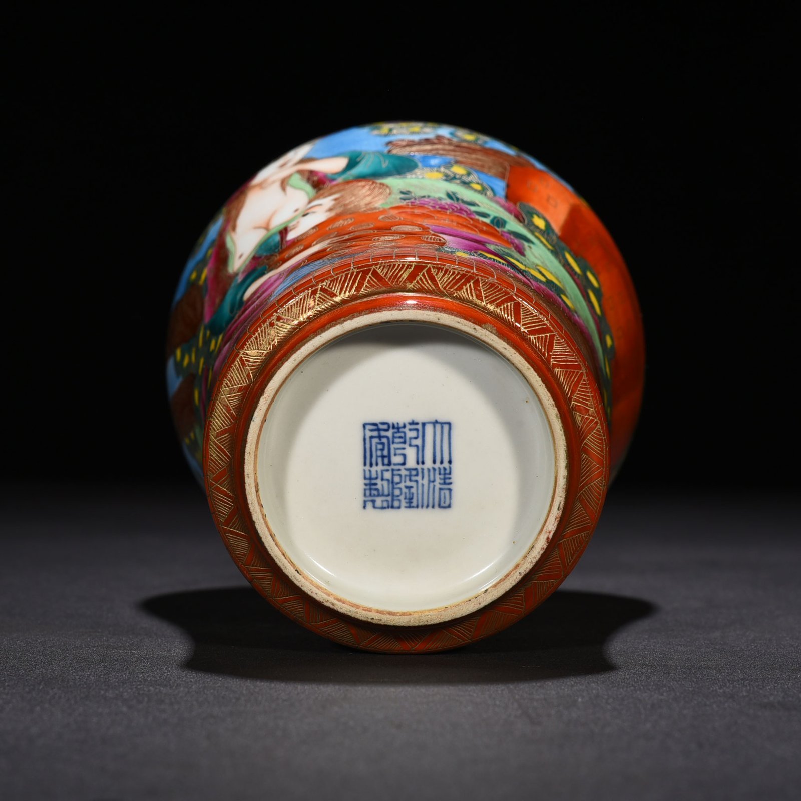Qing Dynasty Qianlong gold silk enamel Western figure pattern flower mouth vase