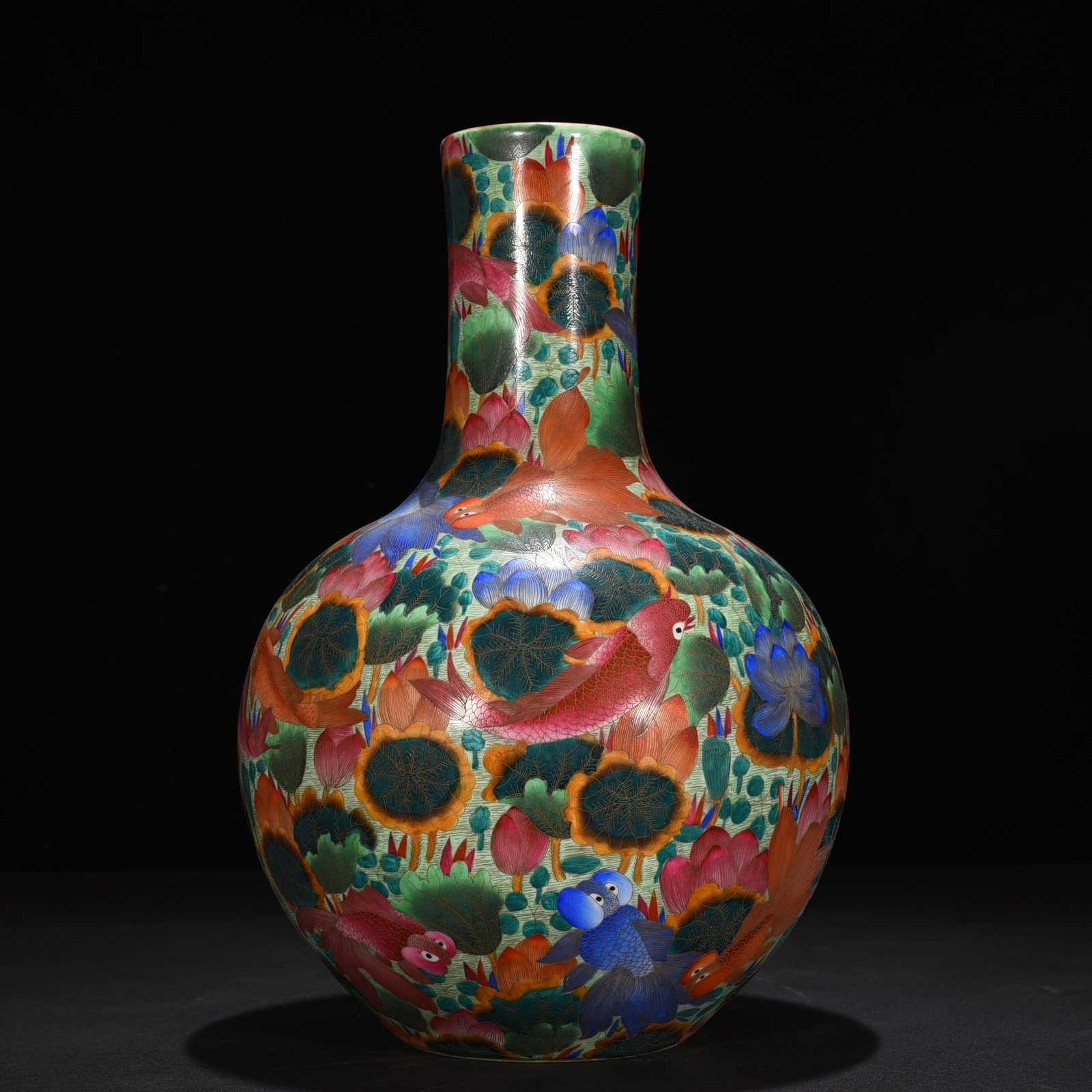 Qing Dynasty Qianlong gold silk enamel gold and jade mantang celestial sphere vase