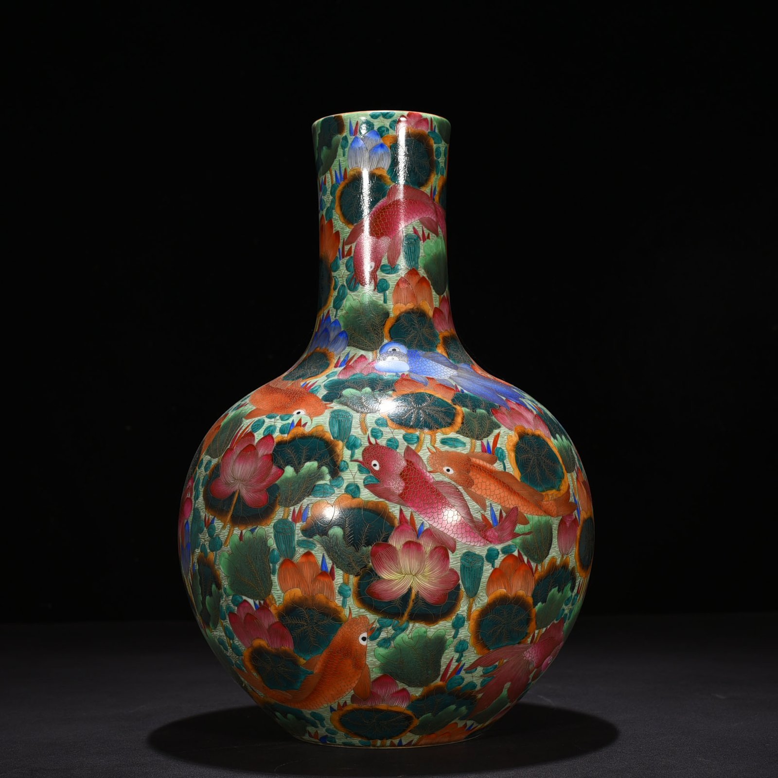 Qing Dynasty Qianlong gold silk enamel gold and jade mantang celestial sphere vase