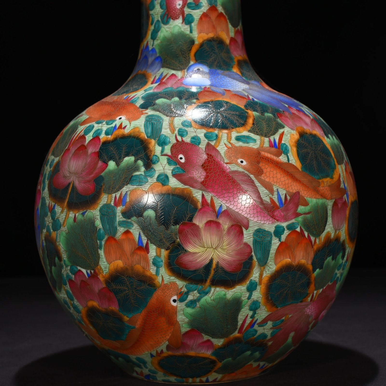 Qing Dynasty Qianlong gold silk enamel gold and jade mantang celestial sphere vase