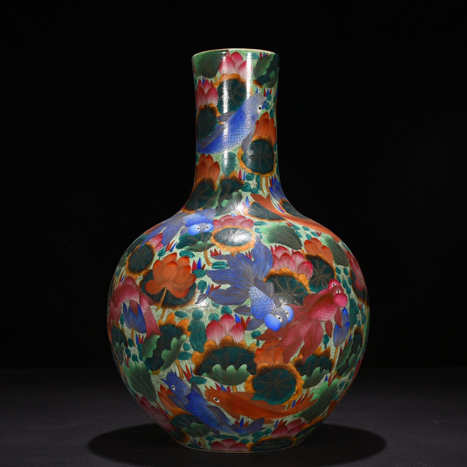 Qing Dynasty Qianlong gold silk enamel gold and jade mantang celestial sphere vase
