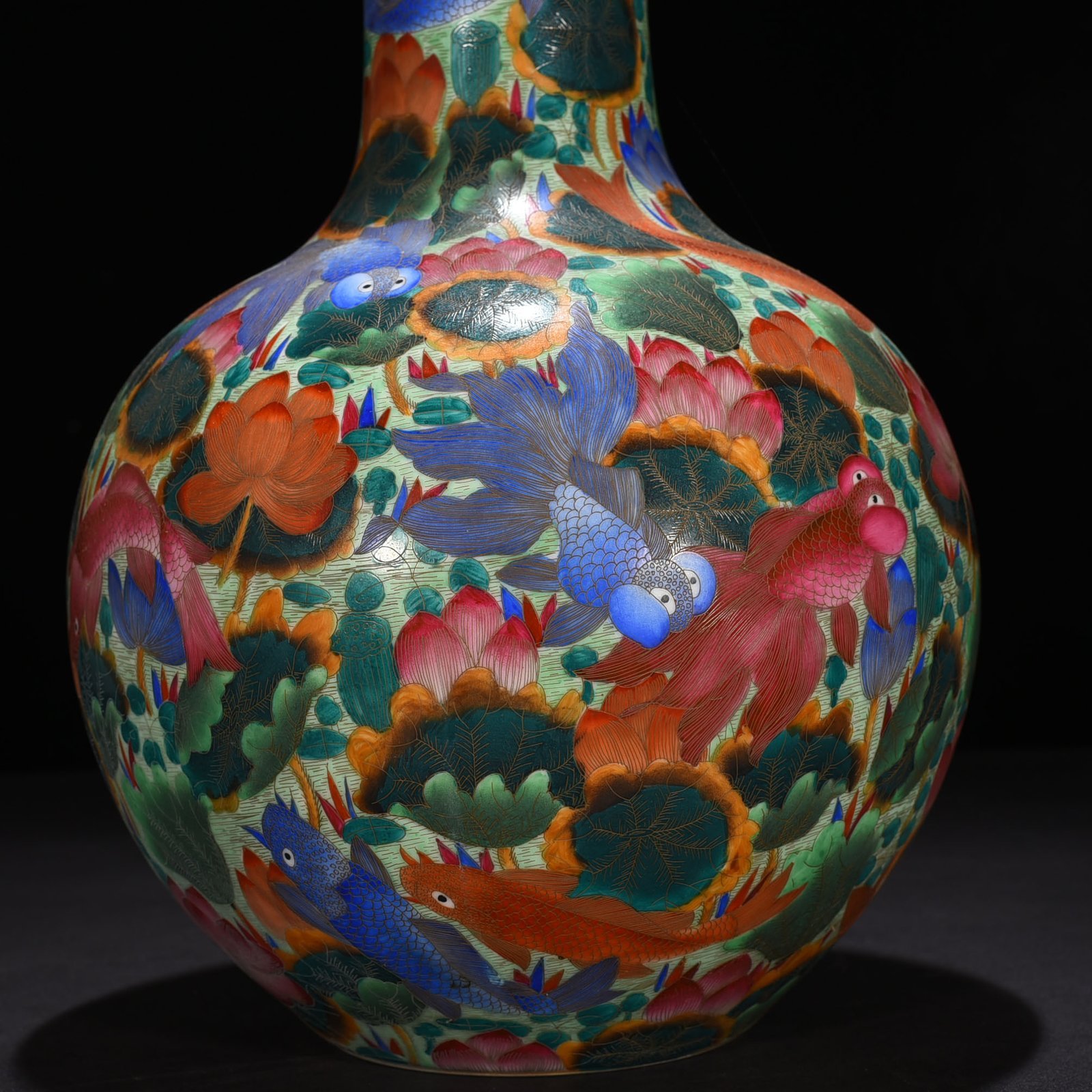 Qing Dynasty Qianlong gold silk enamel gold and jade mantang celestial sphere vase