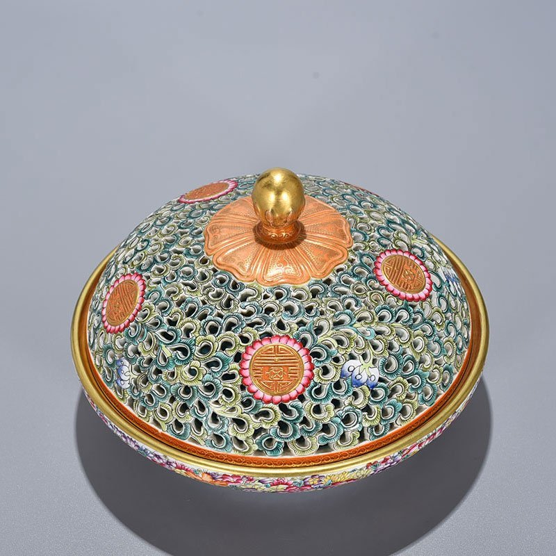 Qing Dynasty Qianlong Golden Land Ten Thousand Flowers Enamel Hollow Cover Box Fruit Box Cover Bowl