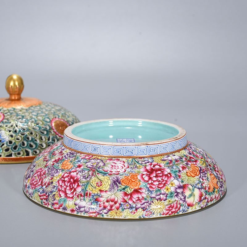 Qing Dynasty Qianlong Golden Land Ten Thousand Flowers Enamel Hollow Cover Box Fruit Box Cover Bowl