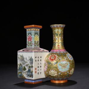 Qing Dynasty Qianlong gold ground enamel flower landscape poem conjoined vase