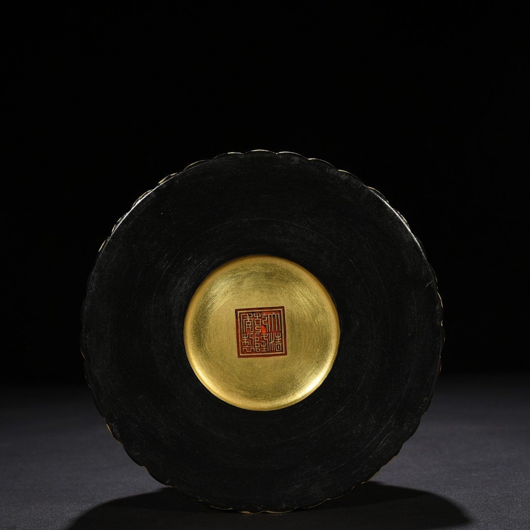 Qing Dynasty Qianlong carved auspicious and wishful melons