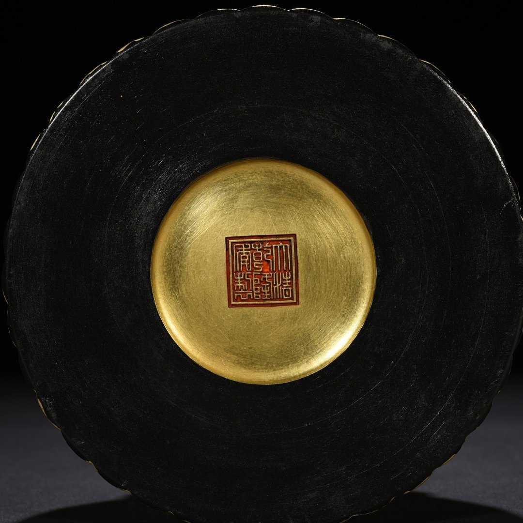 Qing Dynasty Qianlong carved auspicious and wishful melons